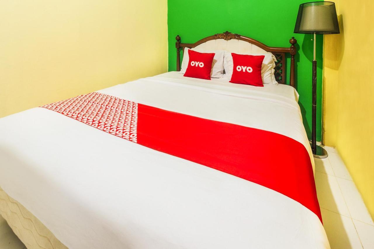 Oyo 2165 Alyah Guest House Syariah Ambon Exterior photo